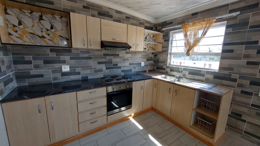 5 Bedroom Property for Sale in Ravensmead Western Cape